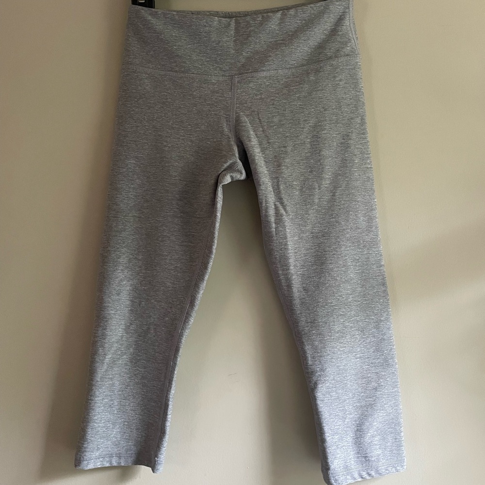Scorpio Sol Light Gray Women’s Leggings